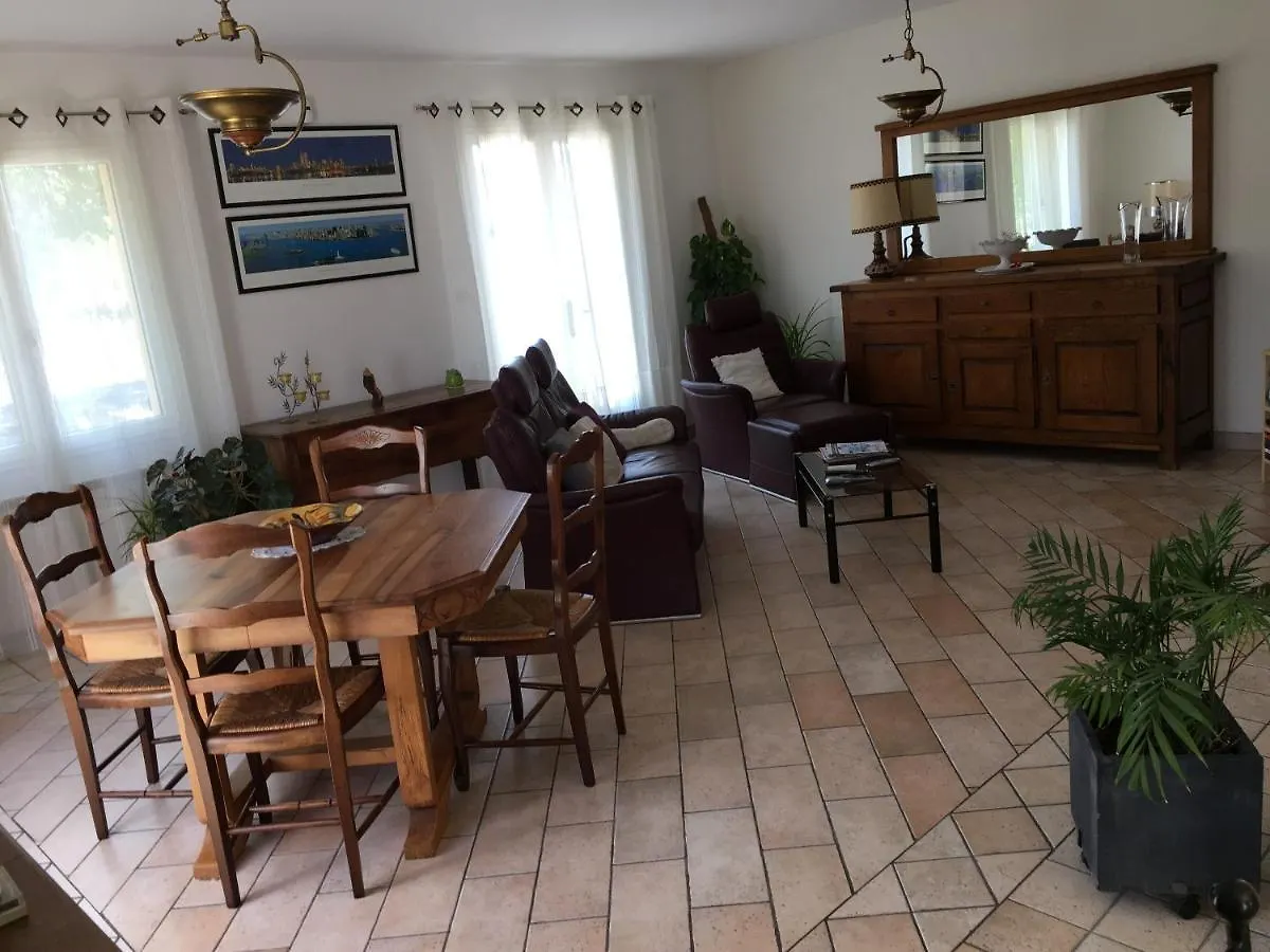Holiday home Mas Les Coutilles Villa Cabrieres-d'Avignon